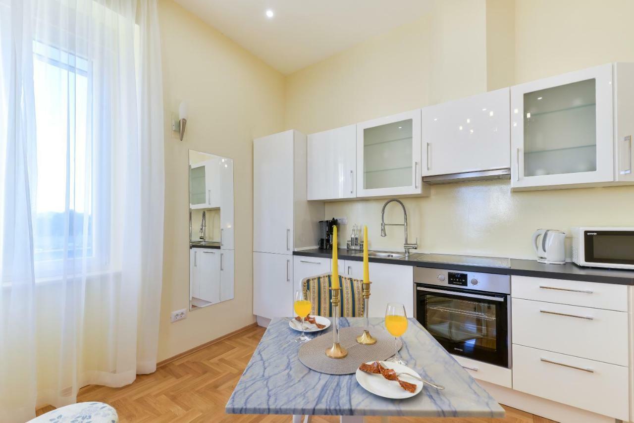 Noble Elegance Studio Apartments Zára Kültér fotó